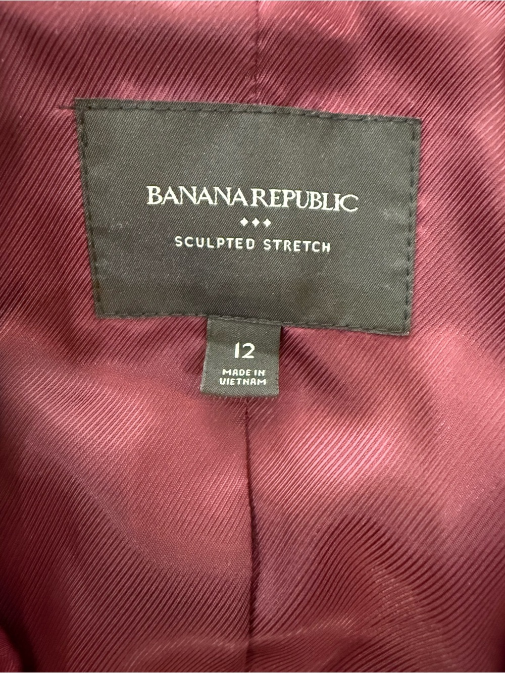 Banana Republic (Sculpted Stretch) Suit Jacket & Pants in Bordeaux - Picture 3 of 4